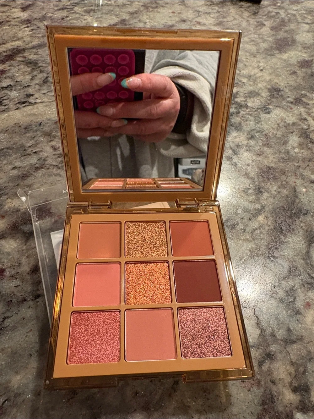 HUDA BEAUTY Medium Nude Obsessed Eyeshadow - Nude Shades